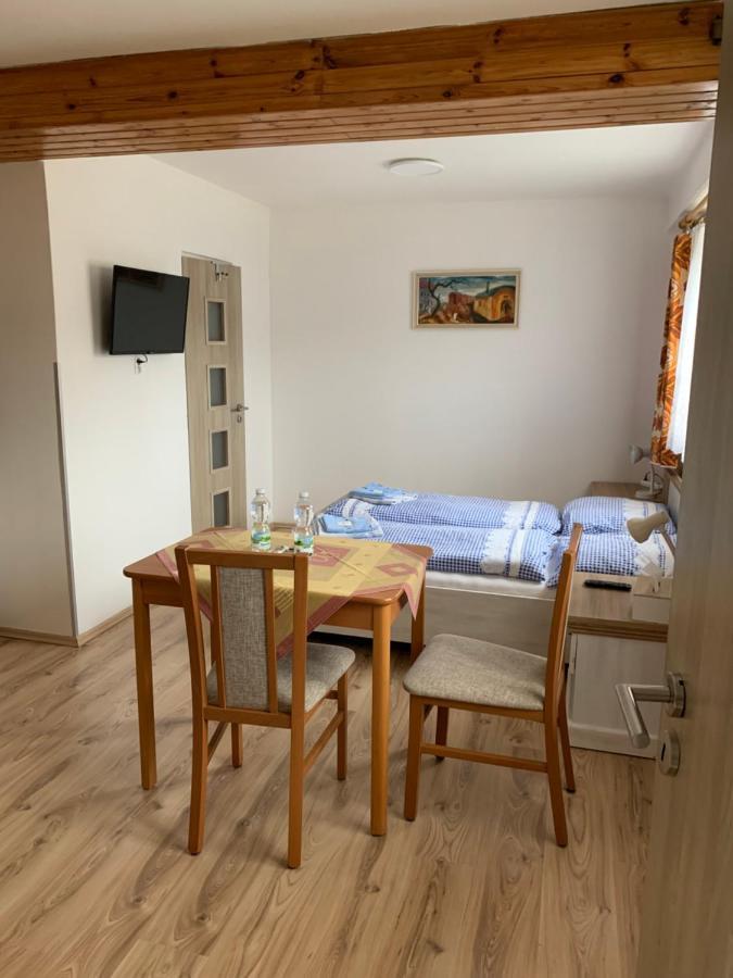 Privat Zelezny Brod Apartment Ngoại thất bức ảnh